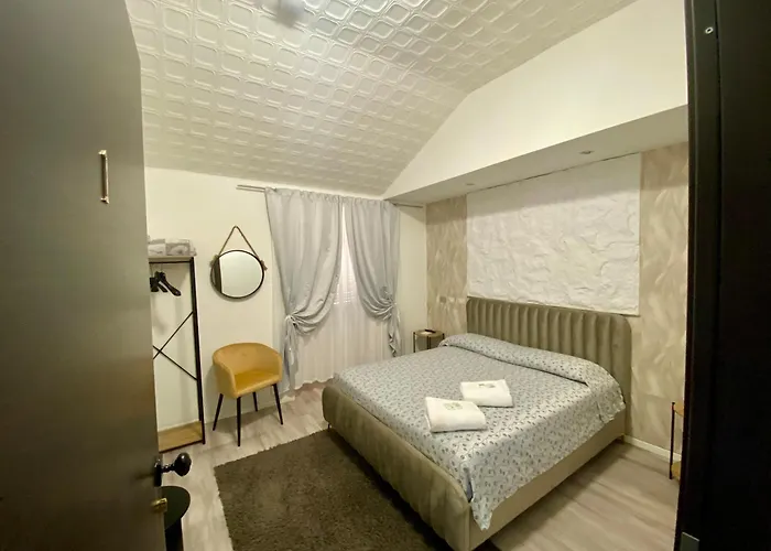 Minas Πανσιόν Μιλάνο