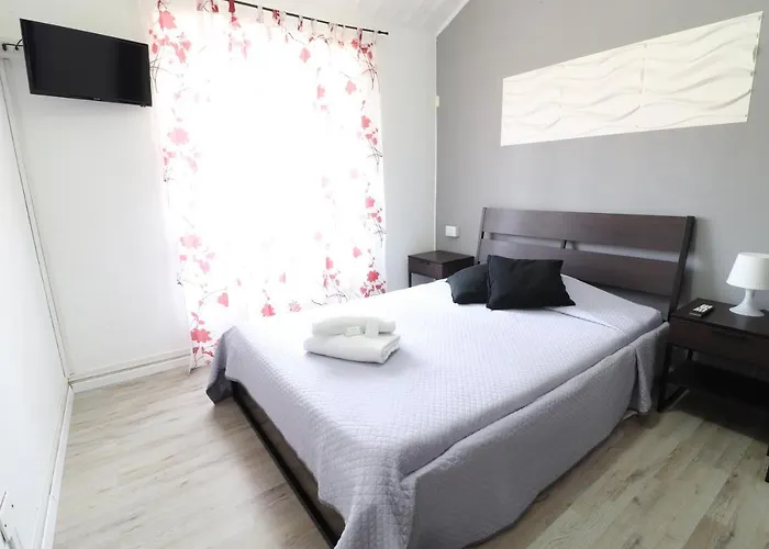 Minas Πανσιόν 3*