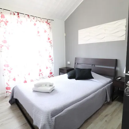 Minas Konukevi Milano